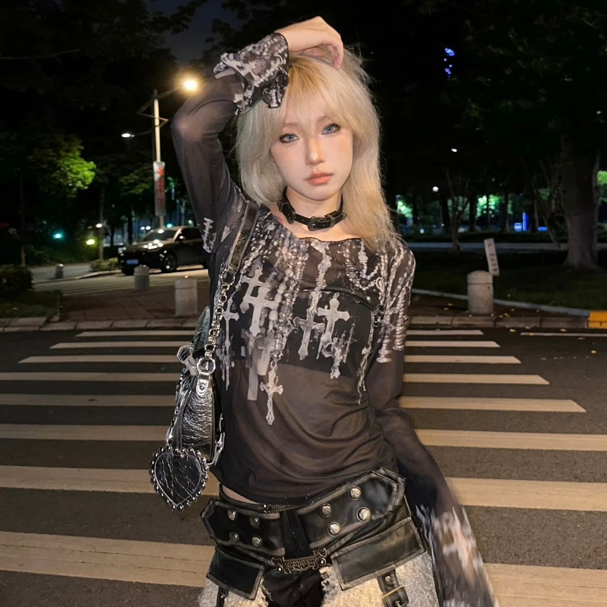 クロス 十字架 シアー メッシュ ロンT 長袖 トップス プリント 黒 韓国 