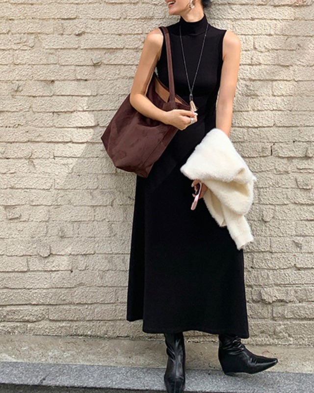 ハイネックノースリーブワンピース　A25220