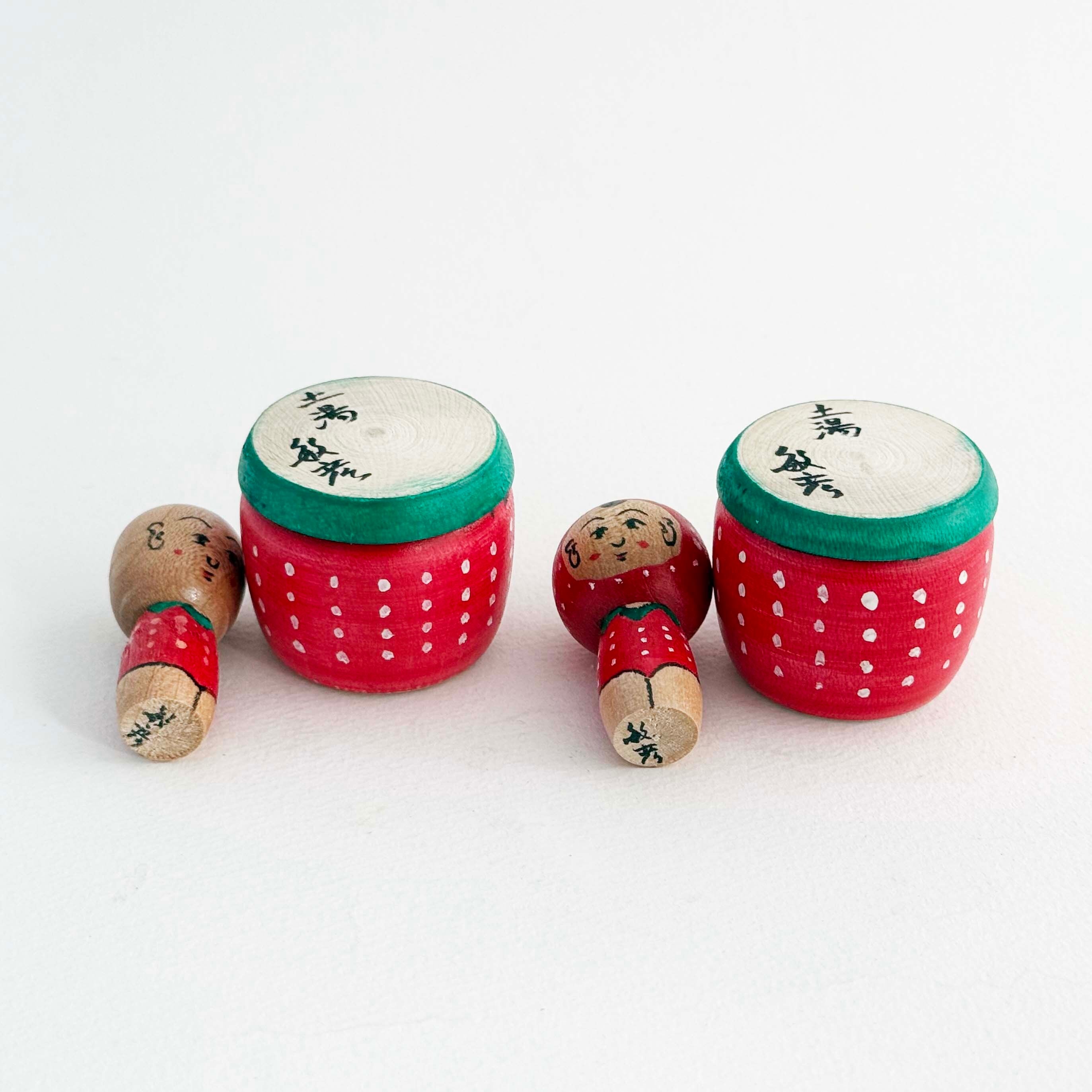 イチゴこけし（土湯系 / 西山敏彦工人）