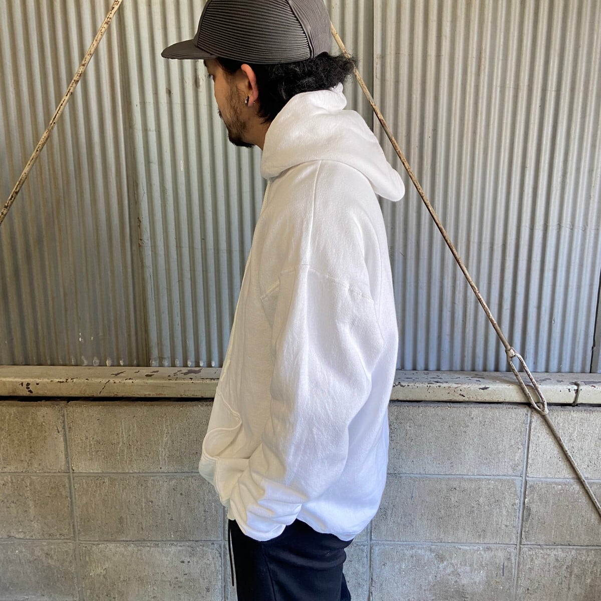 INDUSTRY OF ALL NATIONS パーカー S 白 【古着】【中古】【送料無料】 NIKE - NIKE ナイキ パーカー S 白 【古着】【中古】【送料無料】の