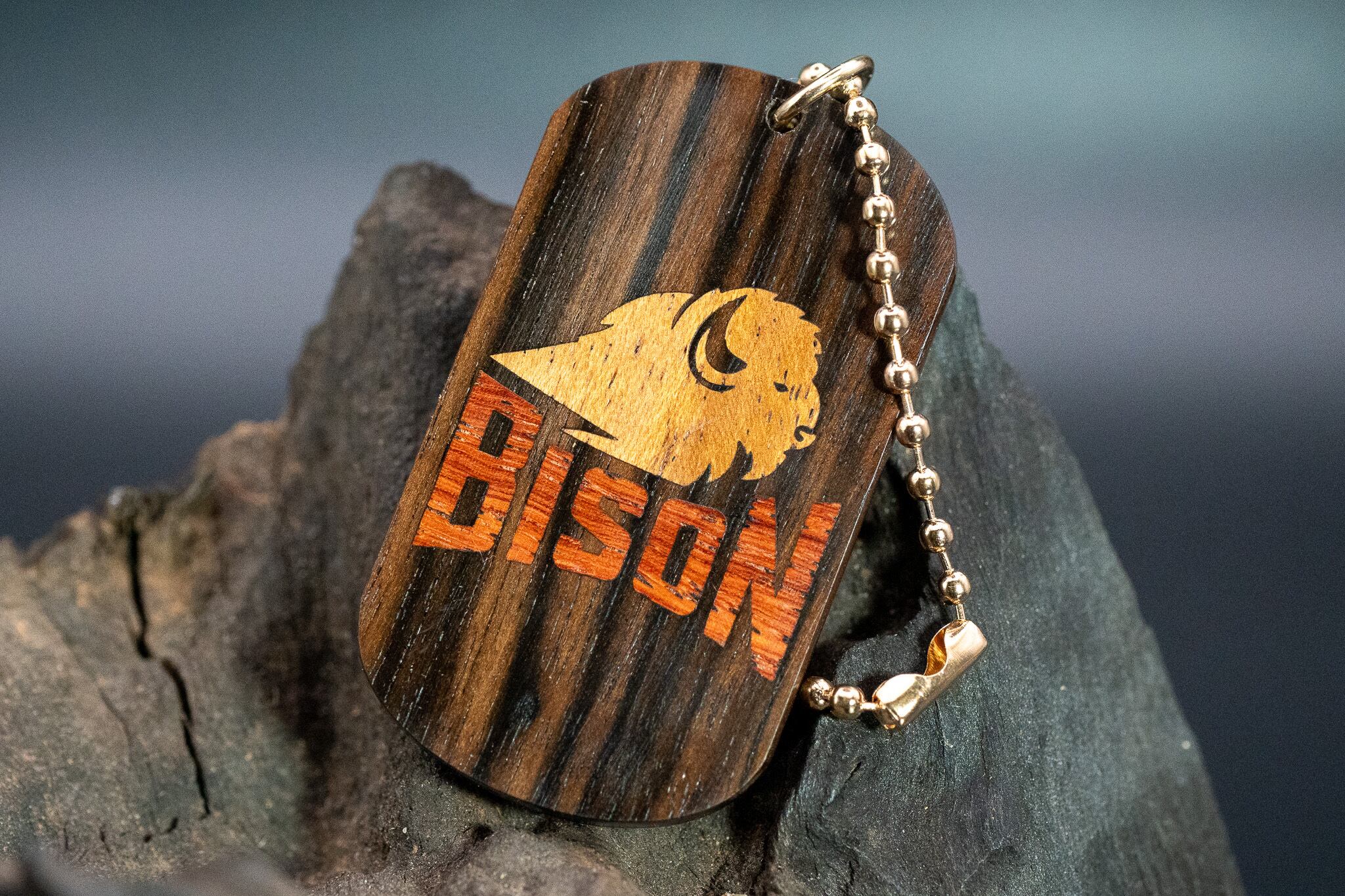 ※【 褐色と漆黒の縞模様 】縞黒檀 ドッグタグ 象嵌 BISON