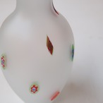 ガラスビーズのような花瓶