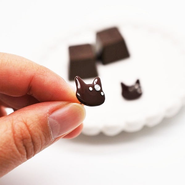 ショコラにゃんこ（チョコレート）ピアス/イヤリング | 星猫工房