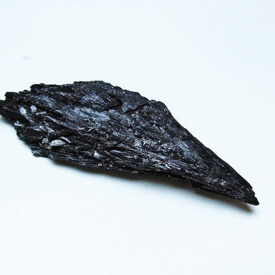 ブラック カイヤナイト 原石 一点物 171-7546