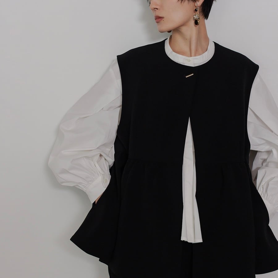 CHIGNON】ダブルクロスペプラムベスト | valance 福井｜レディース