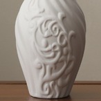 セラミック 花瓶 ブルーム レリーフ 陶器 白 フラワーベース デザイン インテリア オブジェ モダン 唐草 装飾