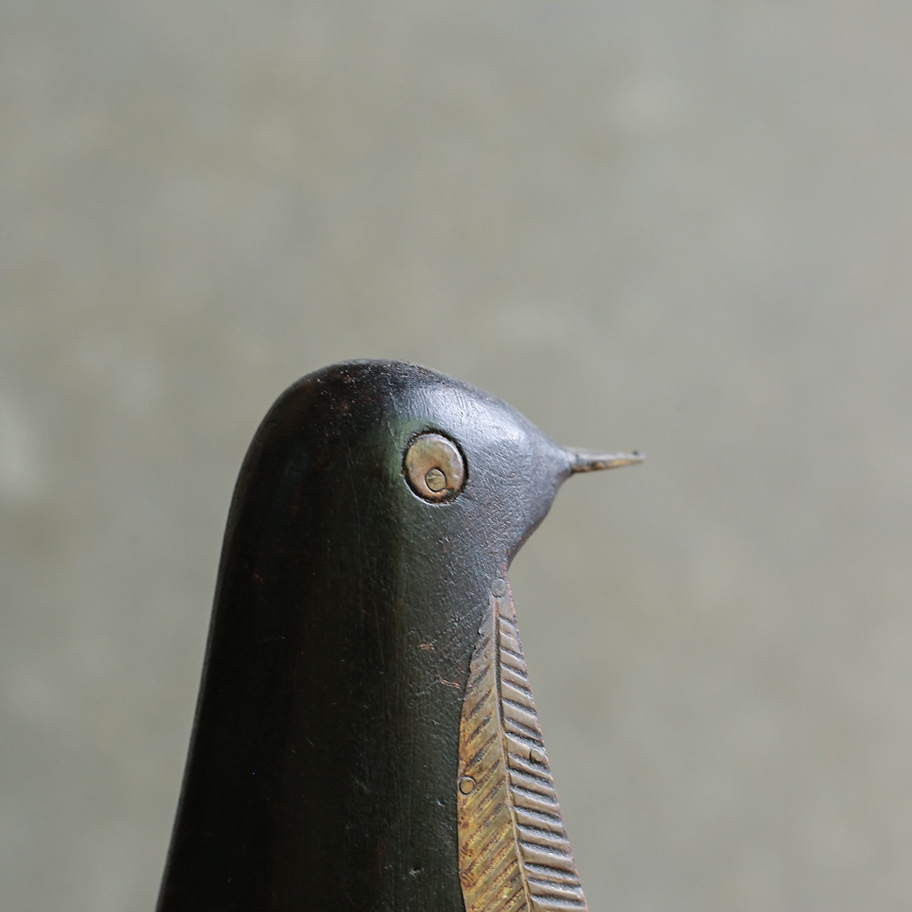 立ち姿が愛らしい、ペンギンの親 1