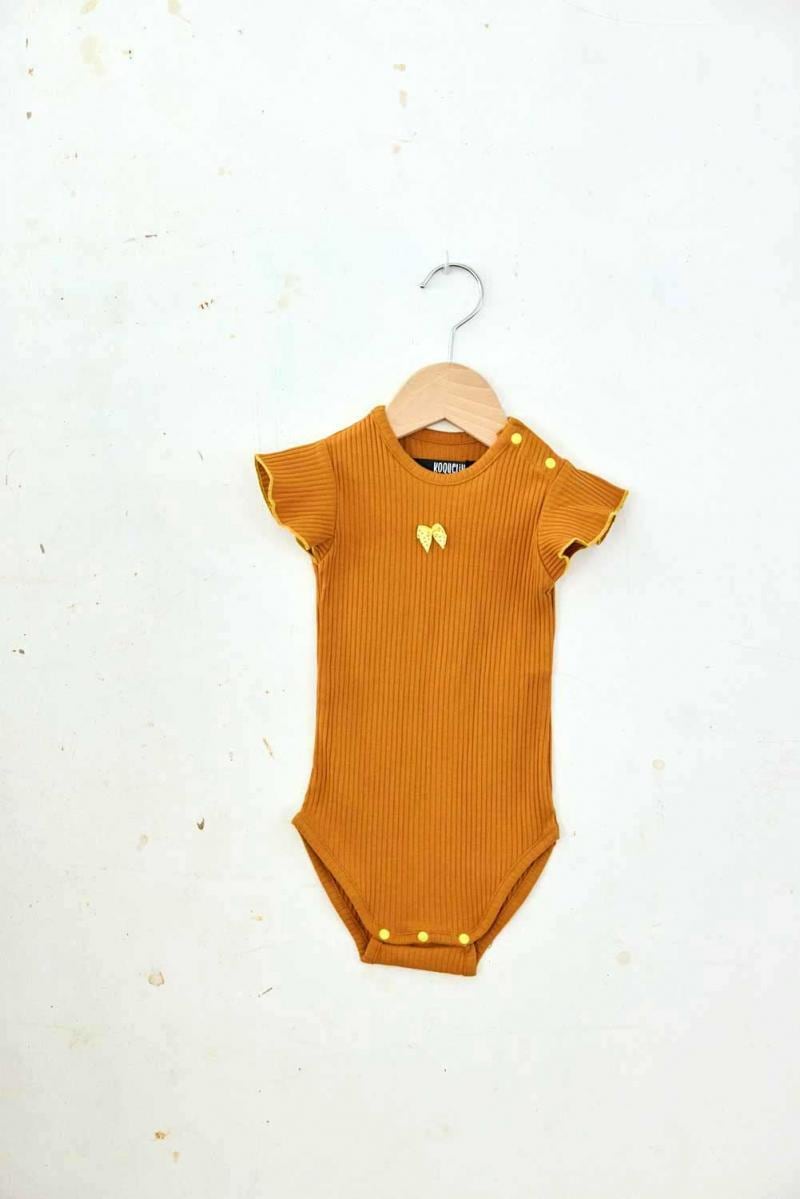 【26SS】KOQUELIKO(コキュリコ)Frill summer body camel(XXS/XS)ロンパース キャメル