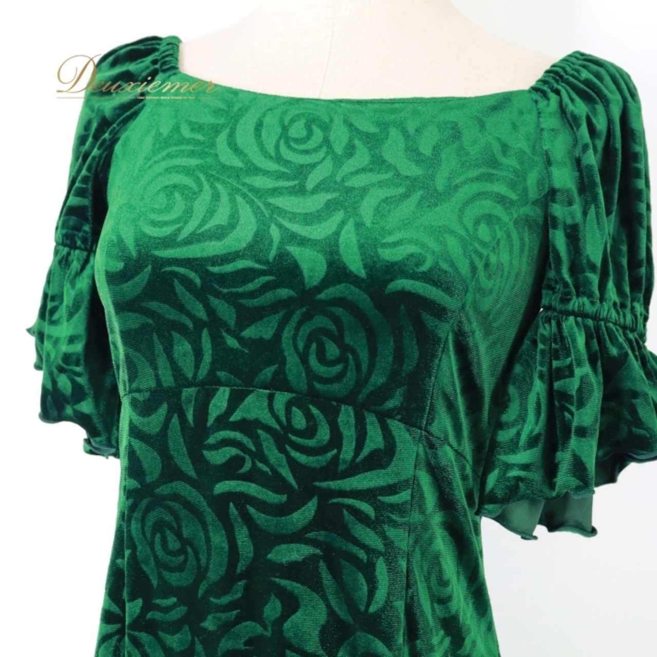 フラダンス 衣装 ワンピース ドレス グリーン系 アロハスタンダード 日本製 ALOHA STANDARDS ベロア バラ 花柄 ロケラニ柄 フリル袖 華やか かわいい おしゃれ シンプル 大人っぽい 光沢感 ハワイアン アロハ フラ ダンス レッスン 練習 アロハドレス フラドレス ベロア生地 高級感 大人スタイル フリルデザイン 練習着 薔薇柄 華やかデザイン フラダンス衣装 ハワイアンドレス