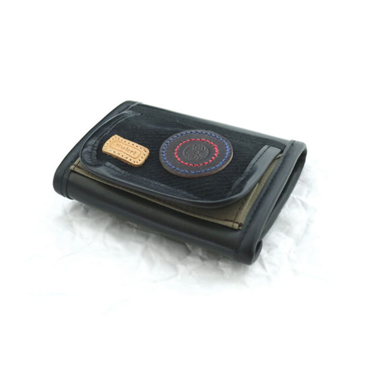 財布：Leather three-fold wallet |ブラック レザー × ブラック
