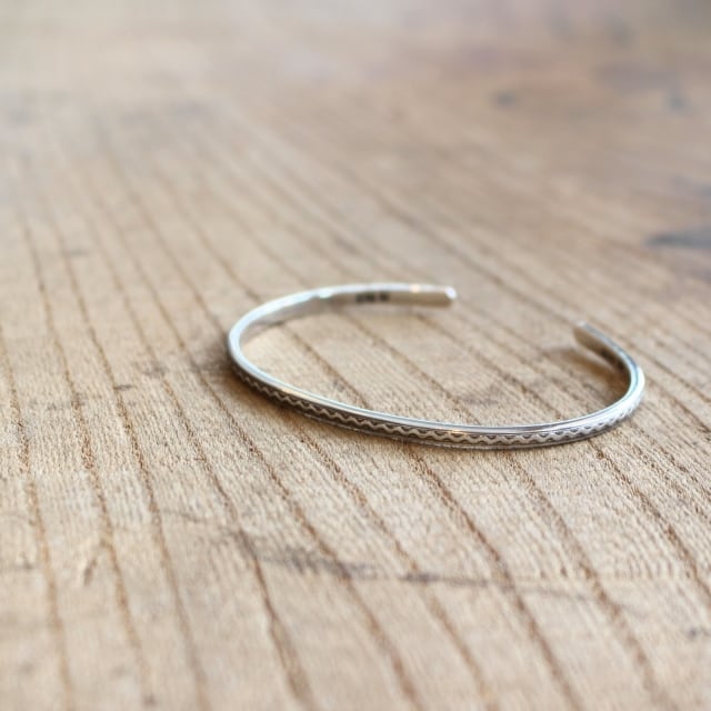 Ericka Nicolas Begay シルバーバングル Silver Bangle | C Ericka Nicolas Begay シルバーバングル Silver Bangle | C