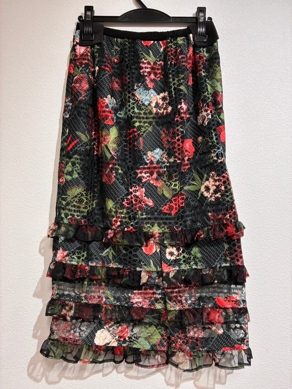 Adonisis＞ ブーケプリントレースラッフルタイトスカート | SHINKI