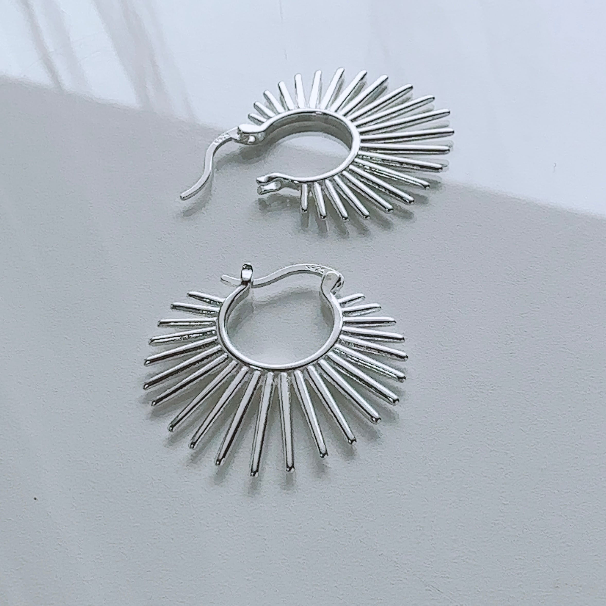 リュンヌページ Pierces | Lune (リュンヌ)