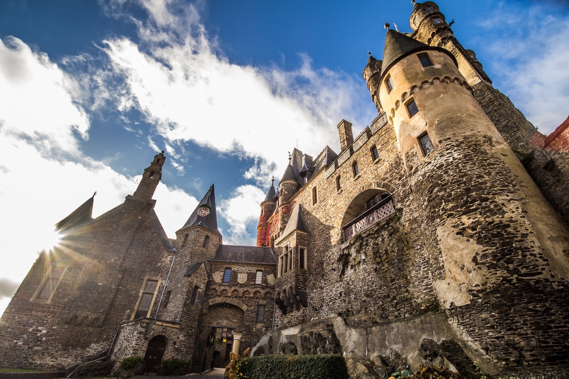 ＜サロン限定＞【ミュンヘン遠隔】超邪悪なダークサイドとの縁の断ち切り、根深い呪術の除去、情報操作の被害を止ませて様々なしがらみから自由になっていくセッション