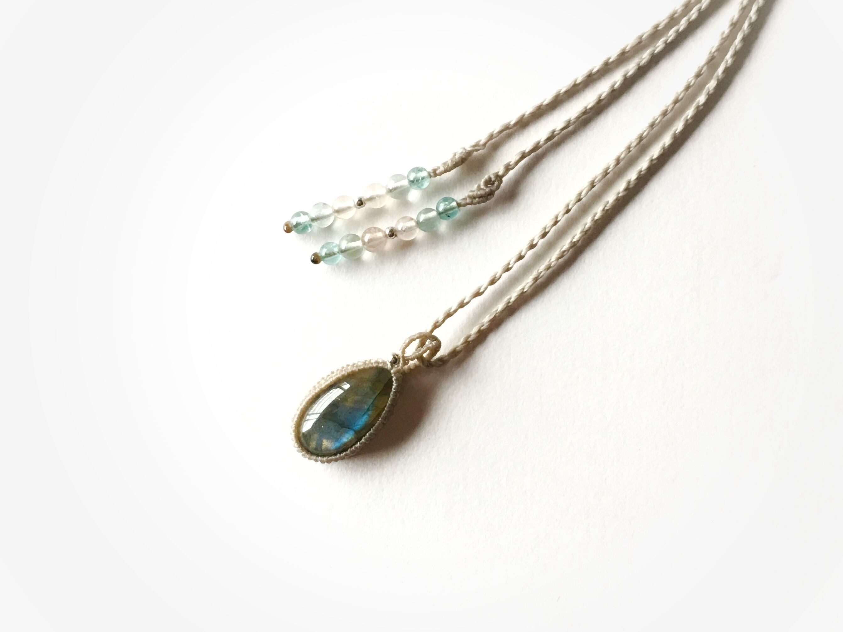 ラブラドライト macramé necklace