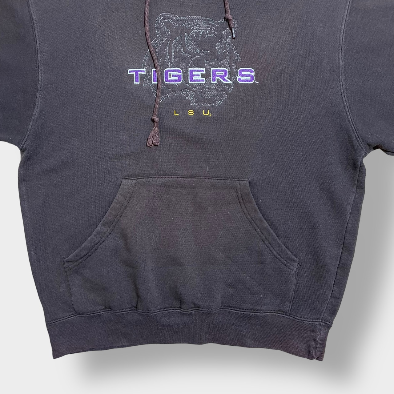 JANSPORT LSU TIGERS 刺繍 カレッジパーカー カレッジロゴ タイガース プルオーバー スウェット フーディー ルイジアナ州立大学 ジャンスポ S us古着