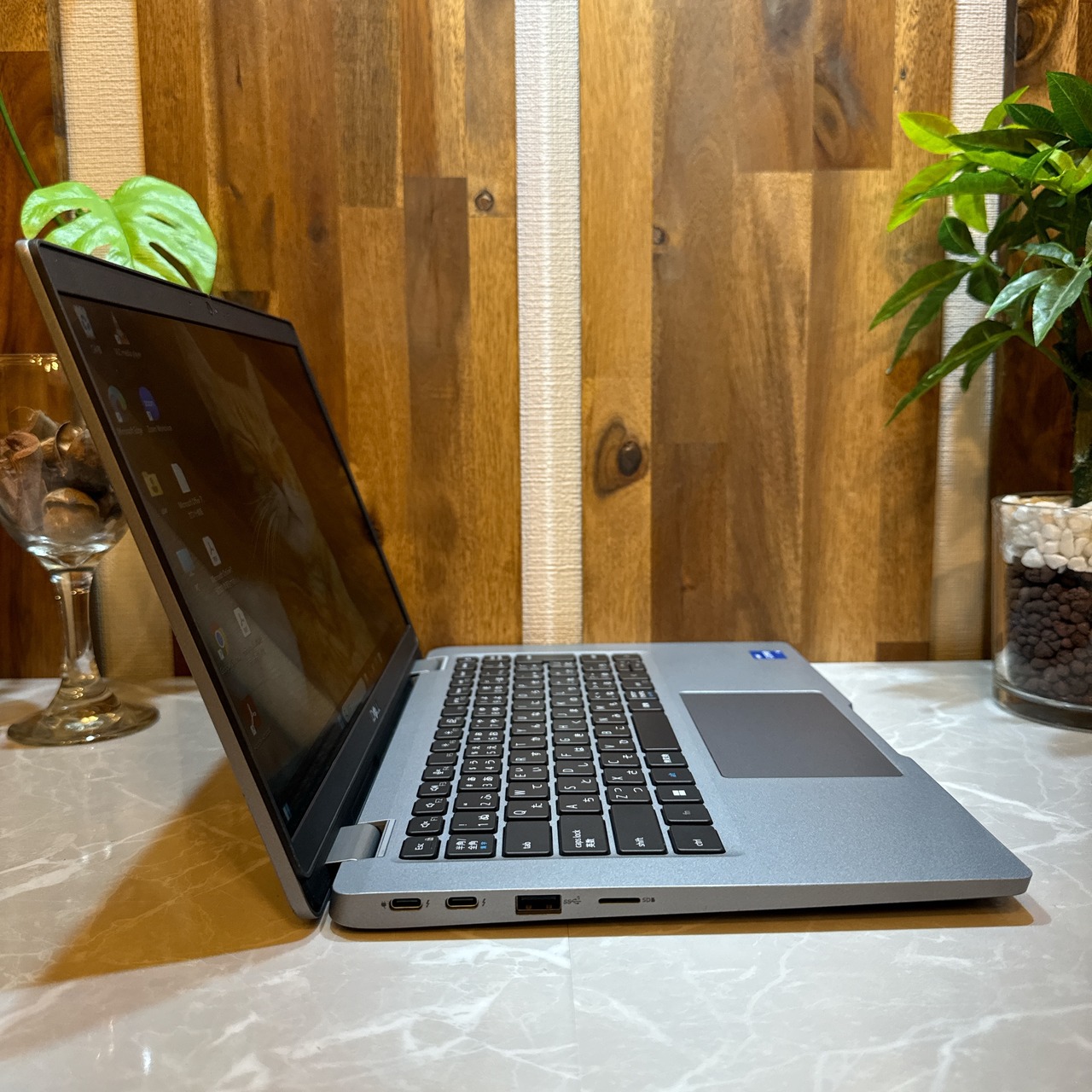 2022年式 DELL Latitude 5330 / 第12世代 Core i5-1235U / メモリ8GB / SSD256GB