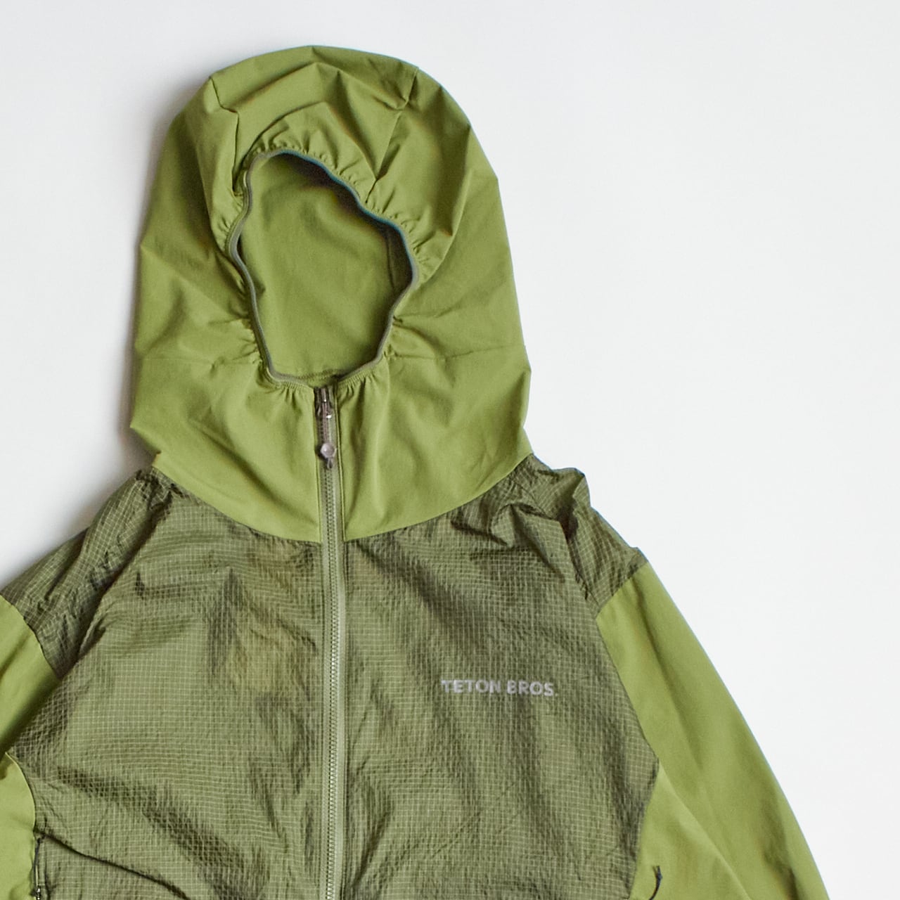 Teton Bros.（ティートンブロス）HPPE Wind Hoody -Army Green メンズ