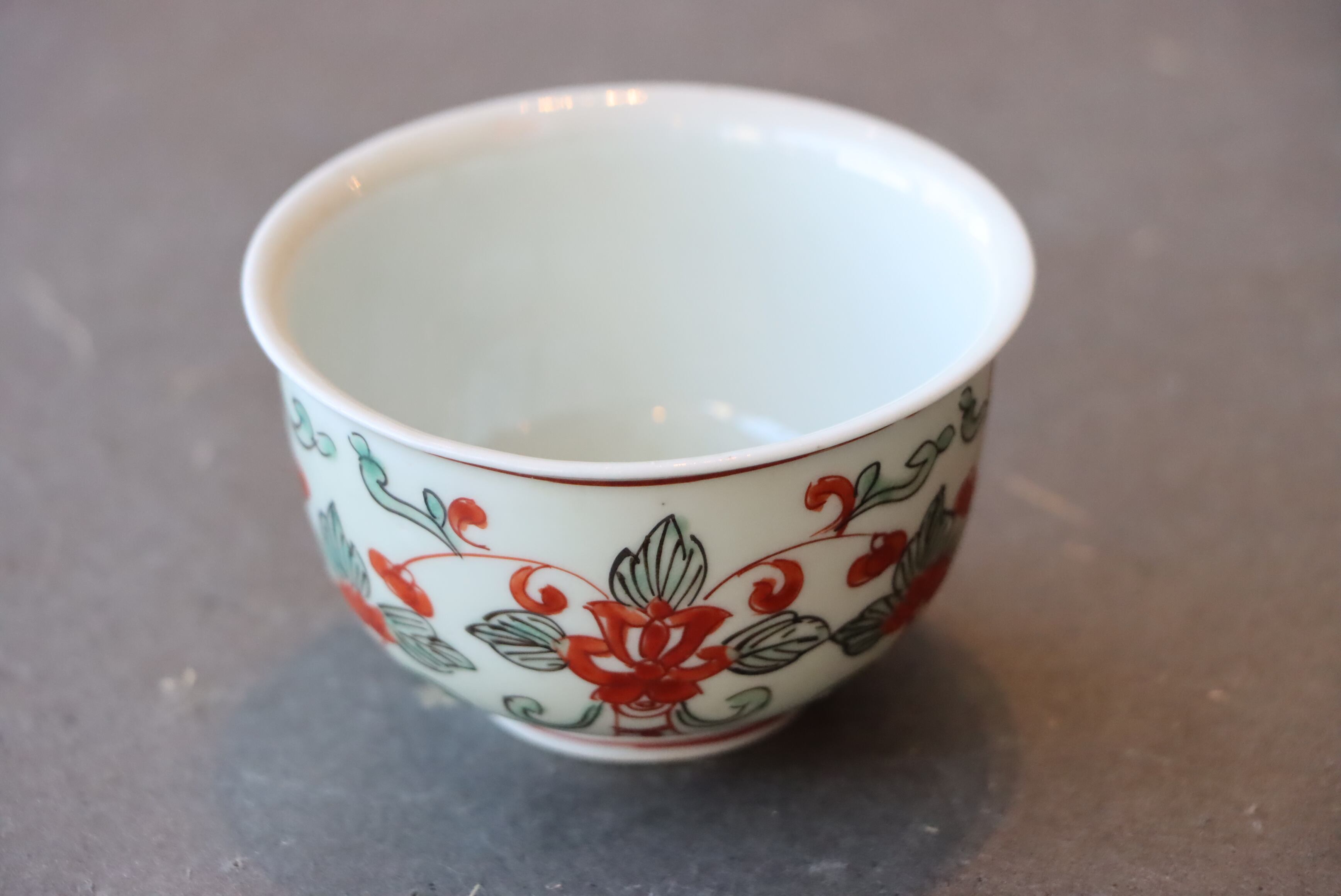 伊万里焼 色絵 花唐草文 湯呑 向付 ラスト1/Imari cup | (有)新原美術
