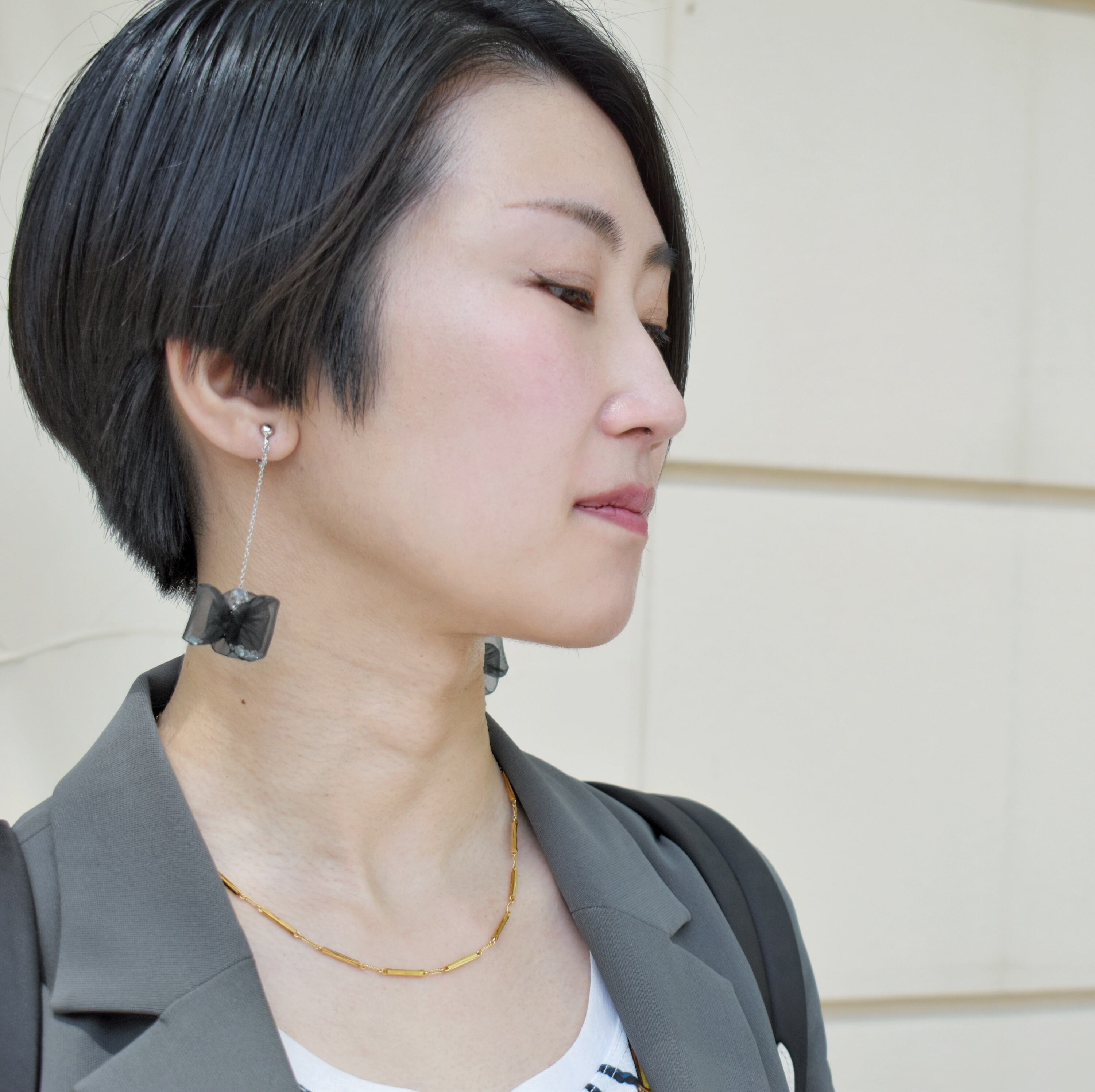 浮遊するピアス、イヤリング(揺れるタイプ四角) | Pay ID