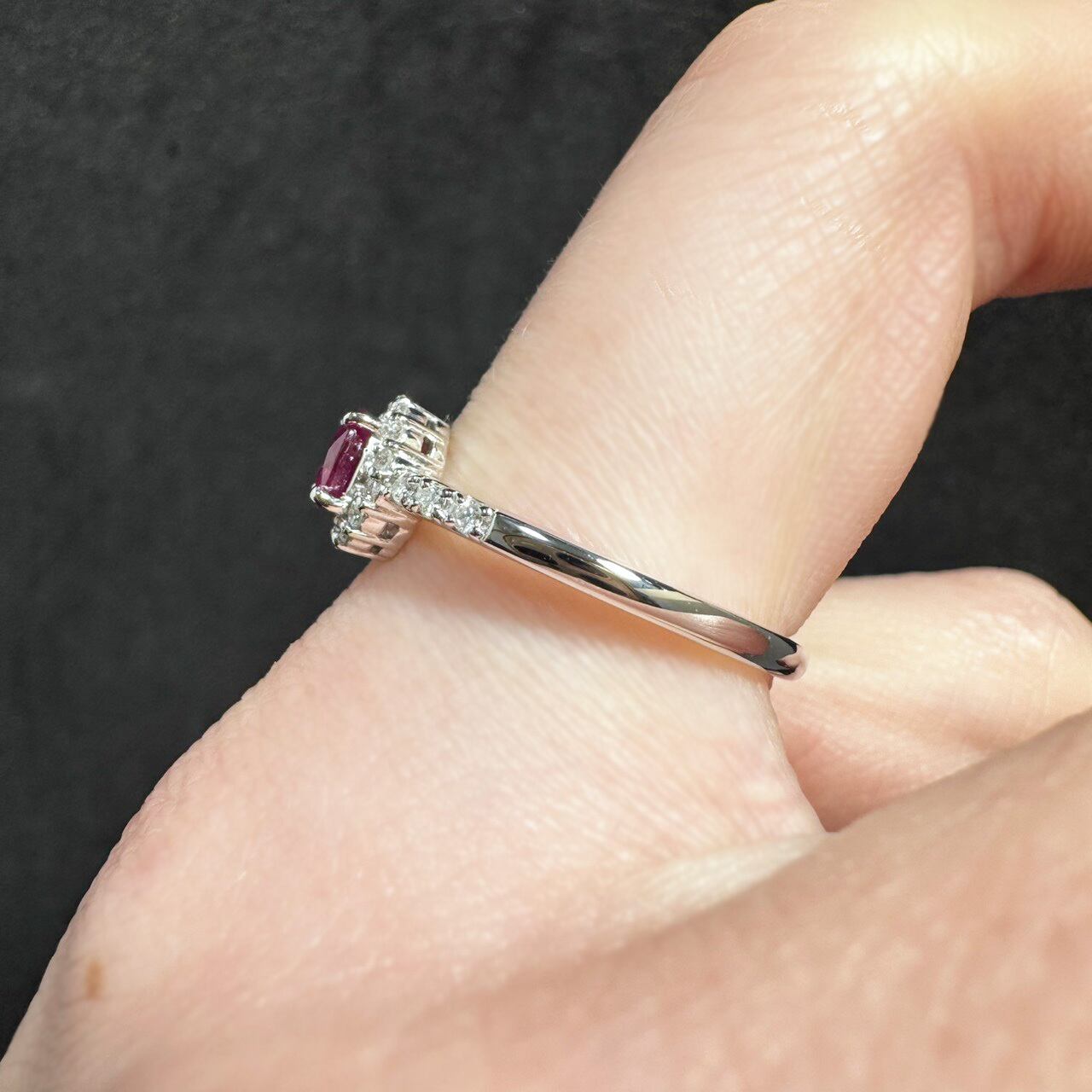 鑑別カード付】Pt950 0.37ct ピジョンブラッドルビー 取り巻き