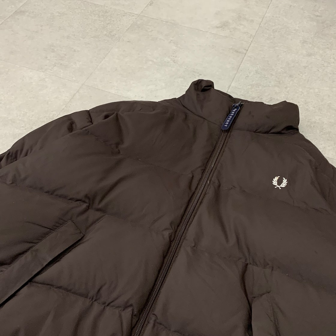 フレッドペリー Fredperry ダウンジャケット ダウン ブラウン 茶色 