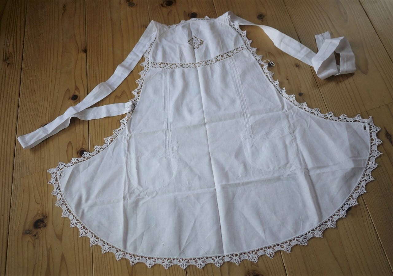 白いレースエプロン ドイツ レトロヴィンテージ | こりすのパン屋Base