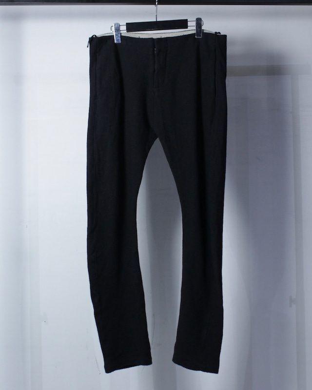 【Caka BLACK】“MASNADA” Curved Silhouette Pants