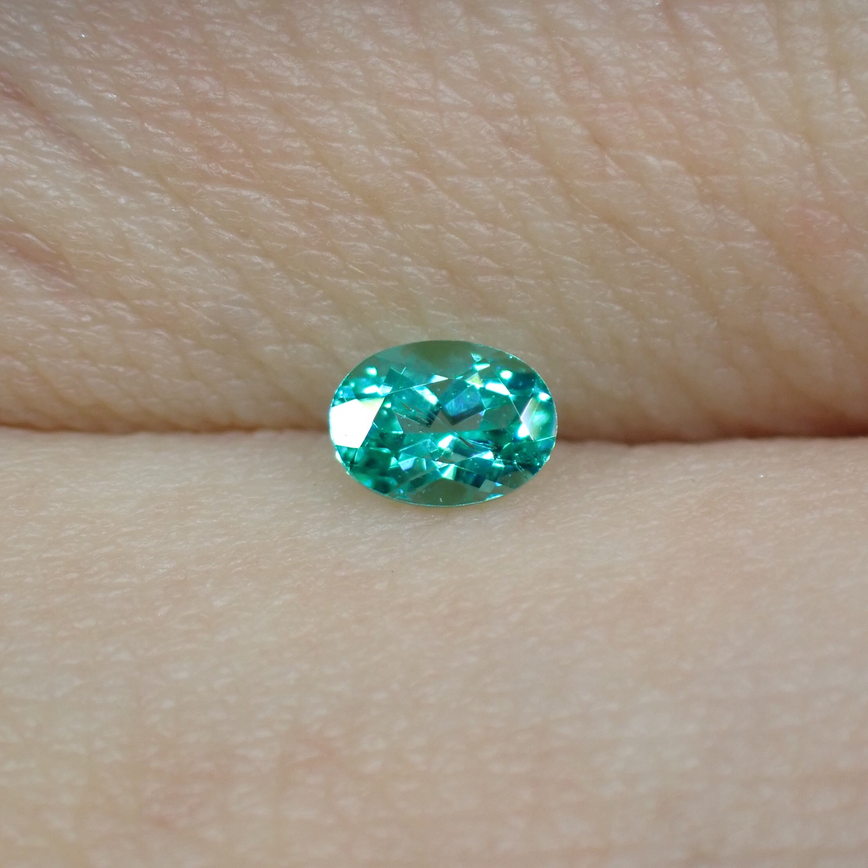 ネオン感 美しいブルーグリーン 非加熱パライバトルマリン 0.14ct