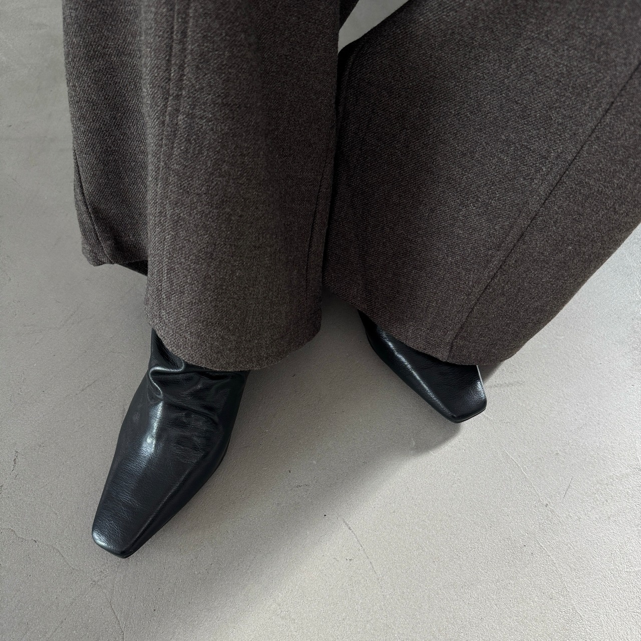 Gathered pointed toe short boots/black
