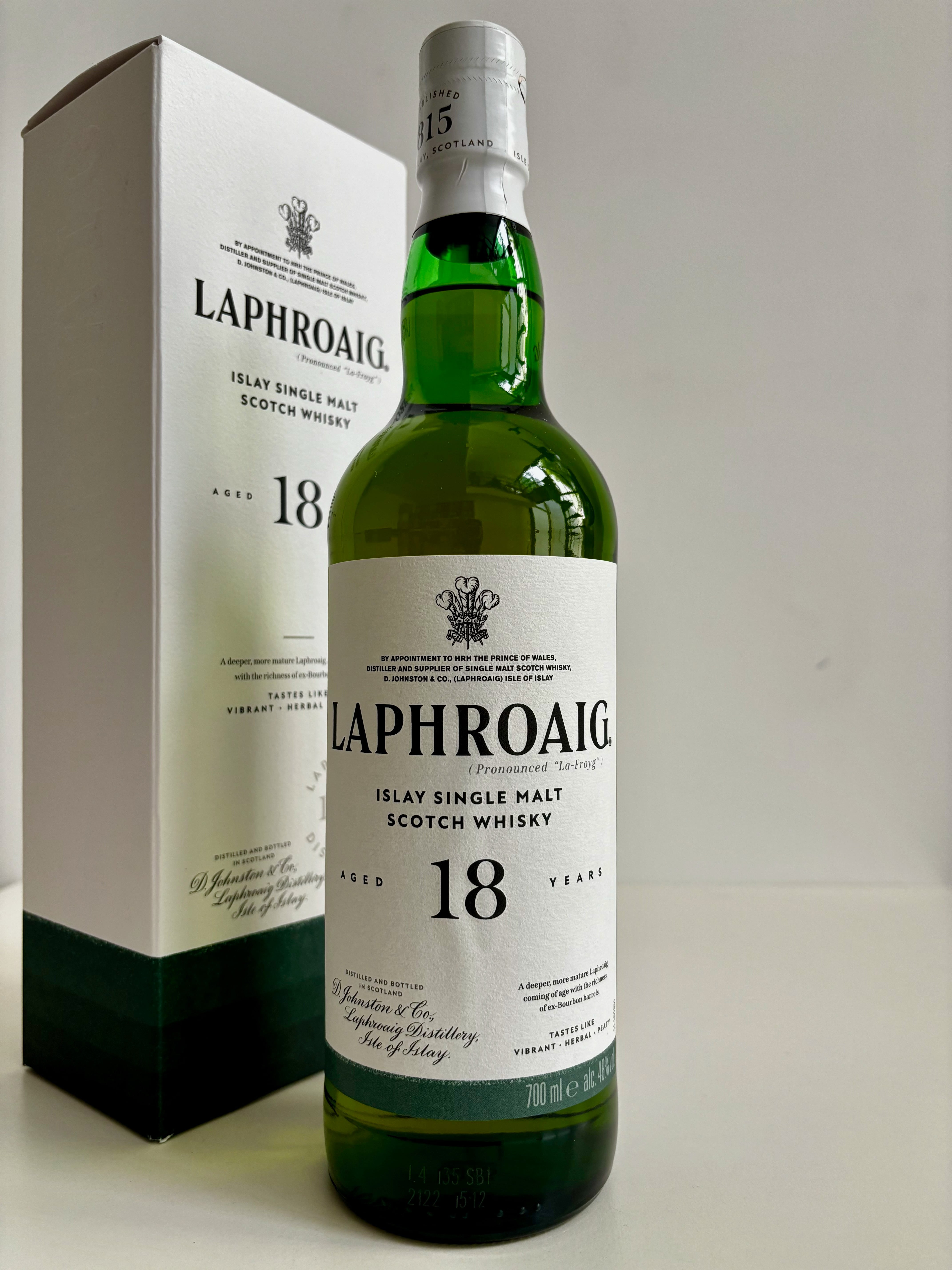 ラフロイグ18年新ボトル 48％ 700ml | コマスピ 