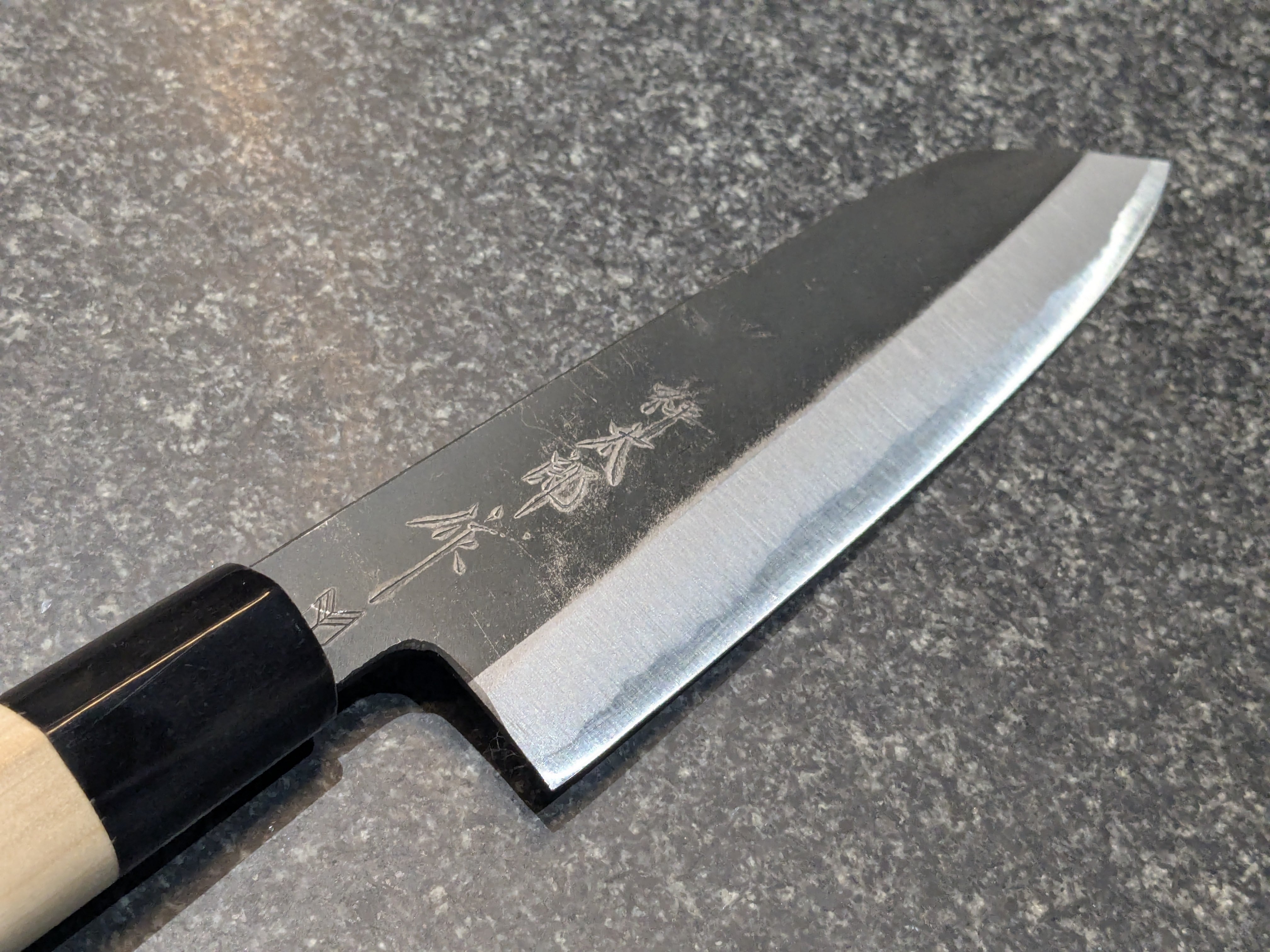Kurouchi Kiritsuke Santoku 18cm | De Sakai