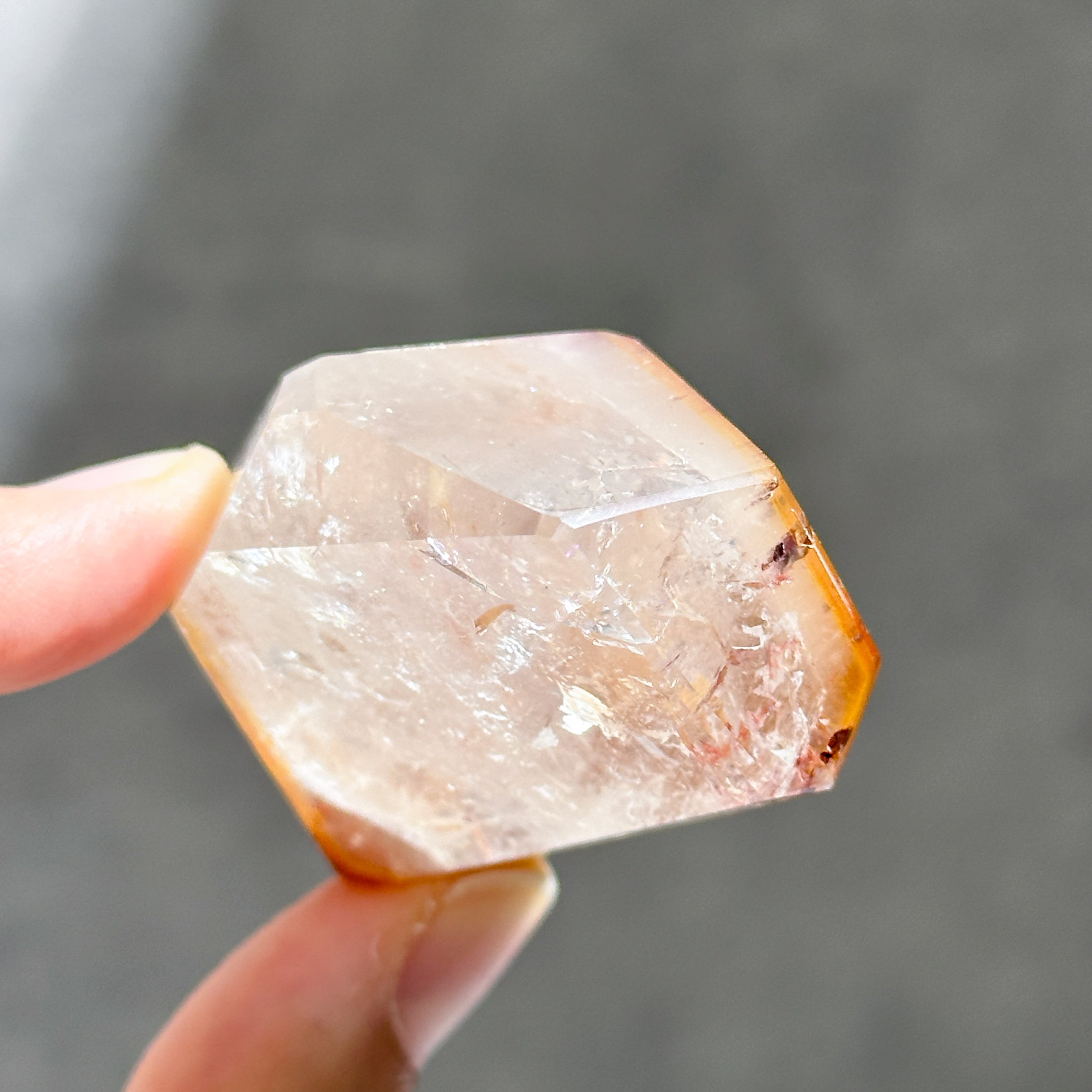 ゴイアス州クリスタリーナ産ドリームコートレムリアン フリーフォーム