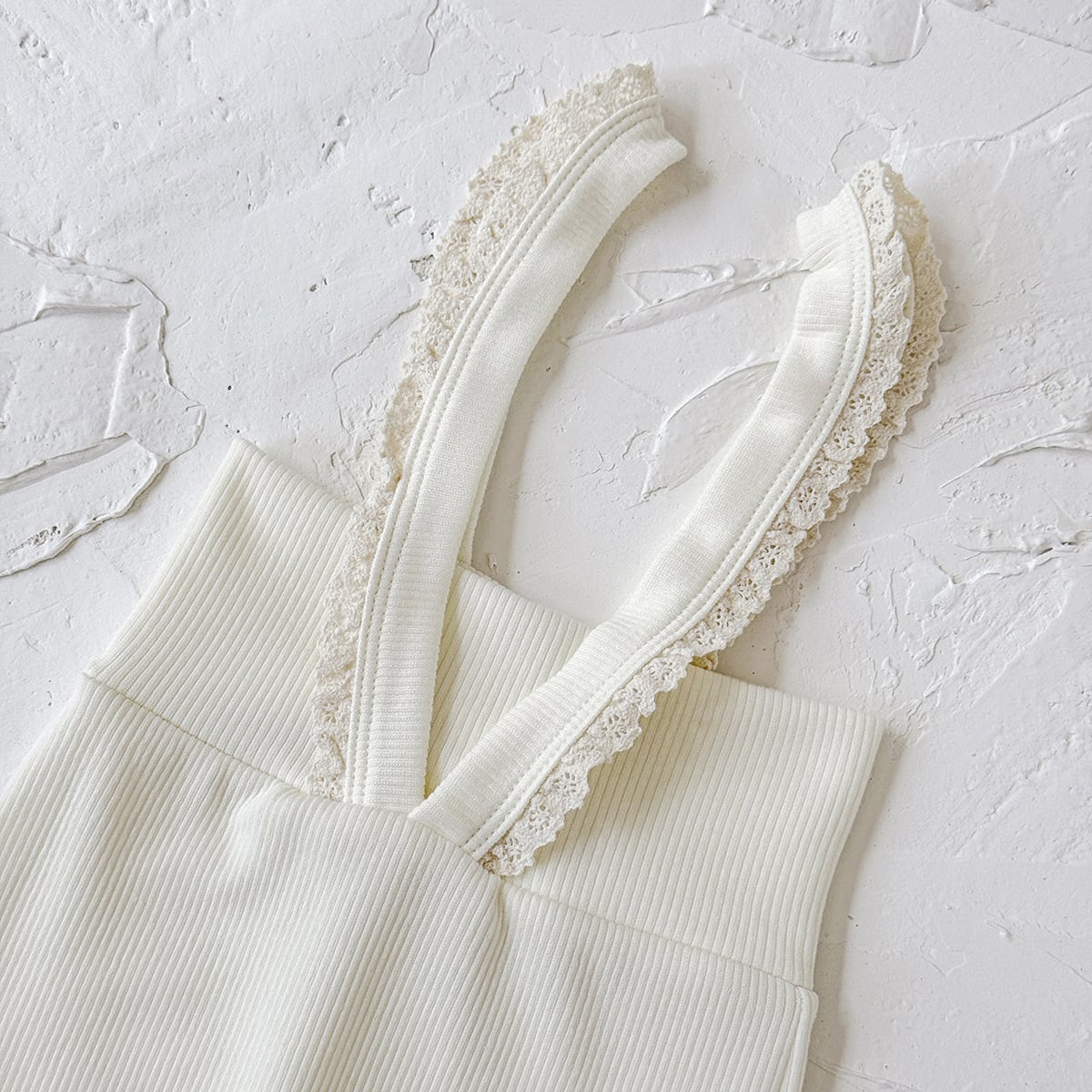 フリルサスペンダー付きレギンス