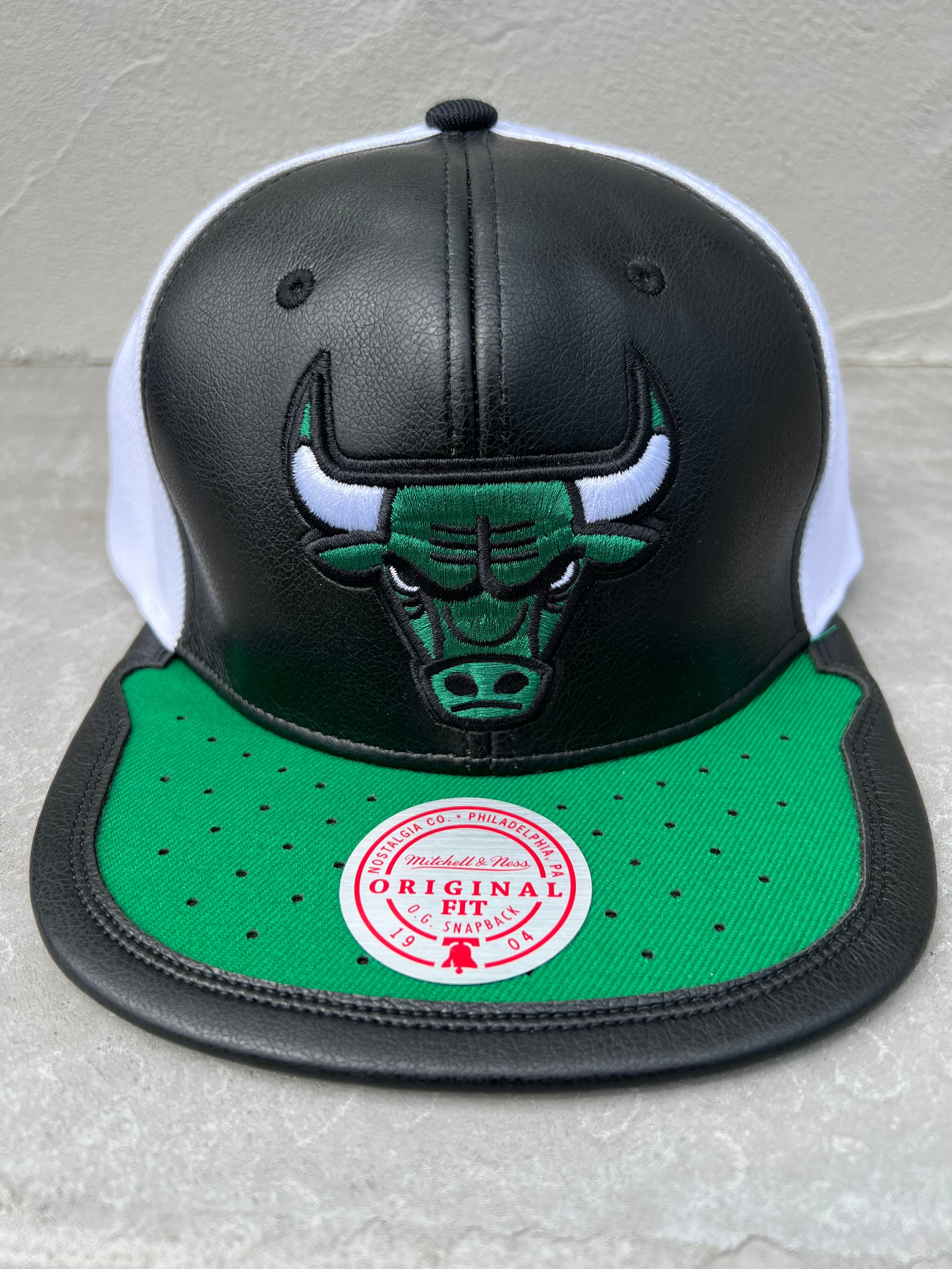 PUレザー Mitchell & Ness CHICAGO BULUS CAP スナップバック パイングリーン