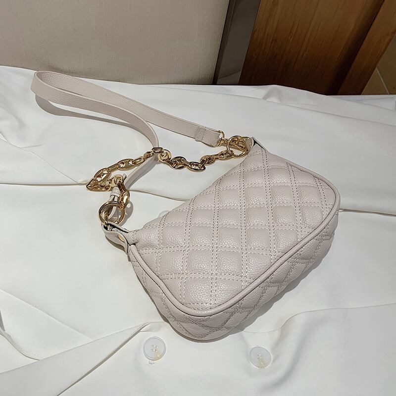 レディーススモールバッグ2020人気の新しい流行のファッションワイルドインショルダーバッグネットレッドチェーンメッセンジャーバッグ 手作りハンドバック13764675053