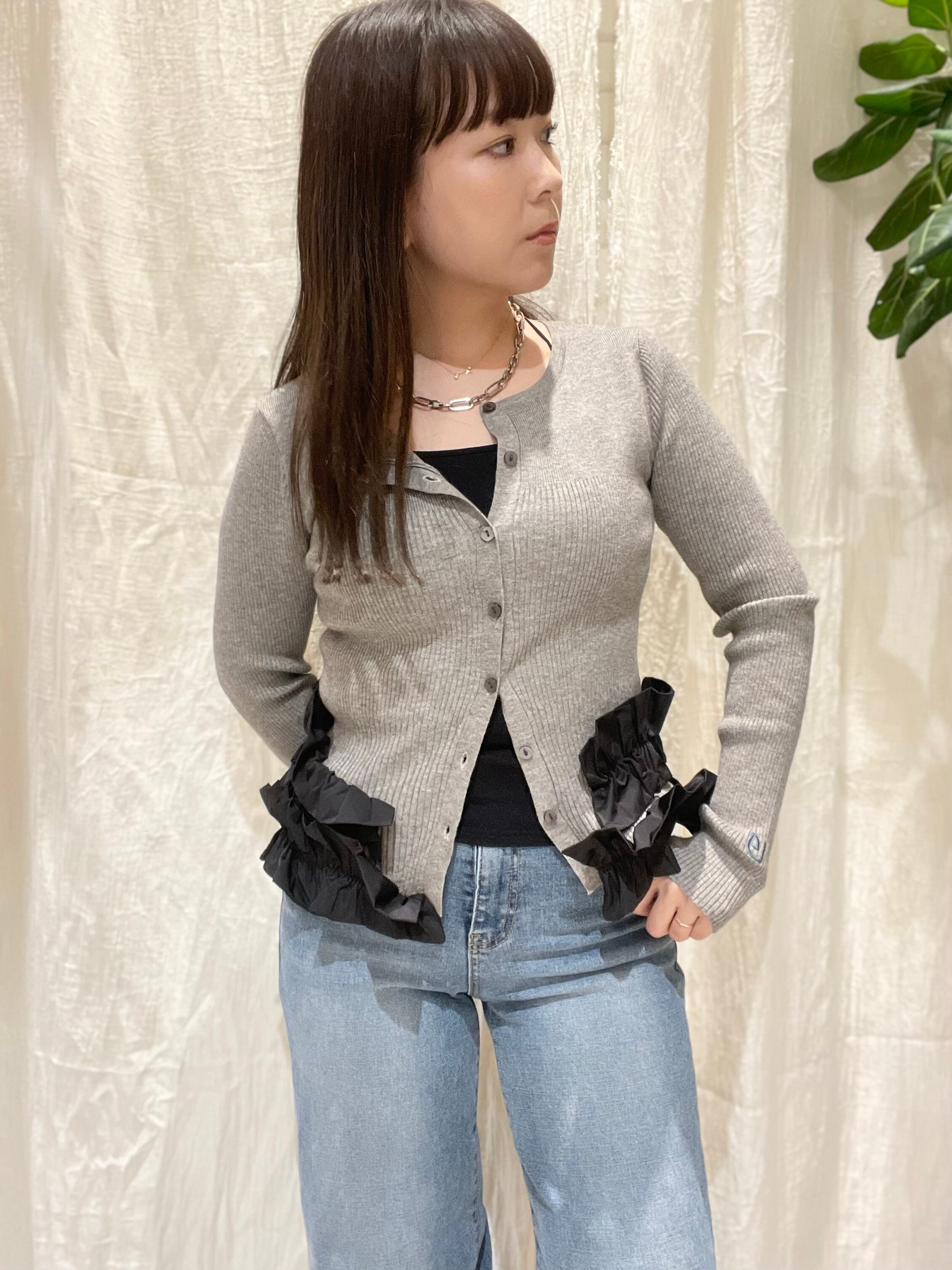 ギャザーフリルヘムリブニットカーデ Eimee Law(エイミーロウ