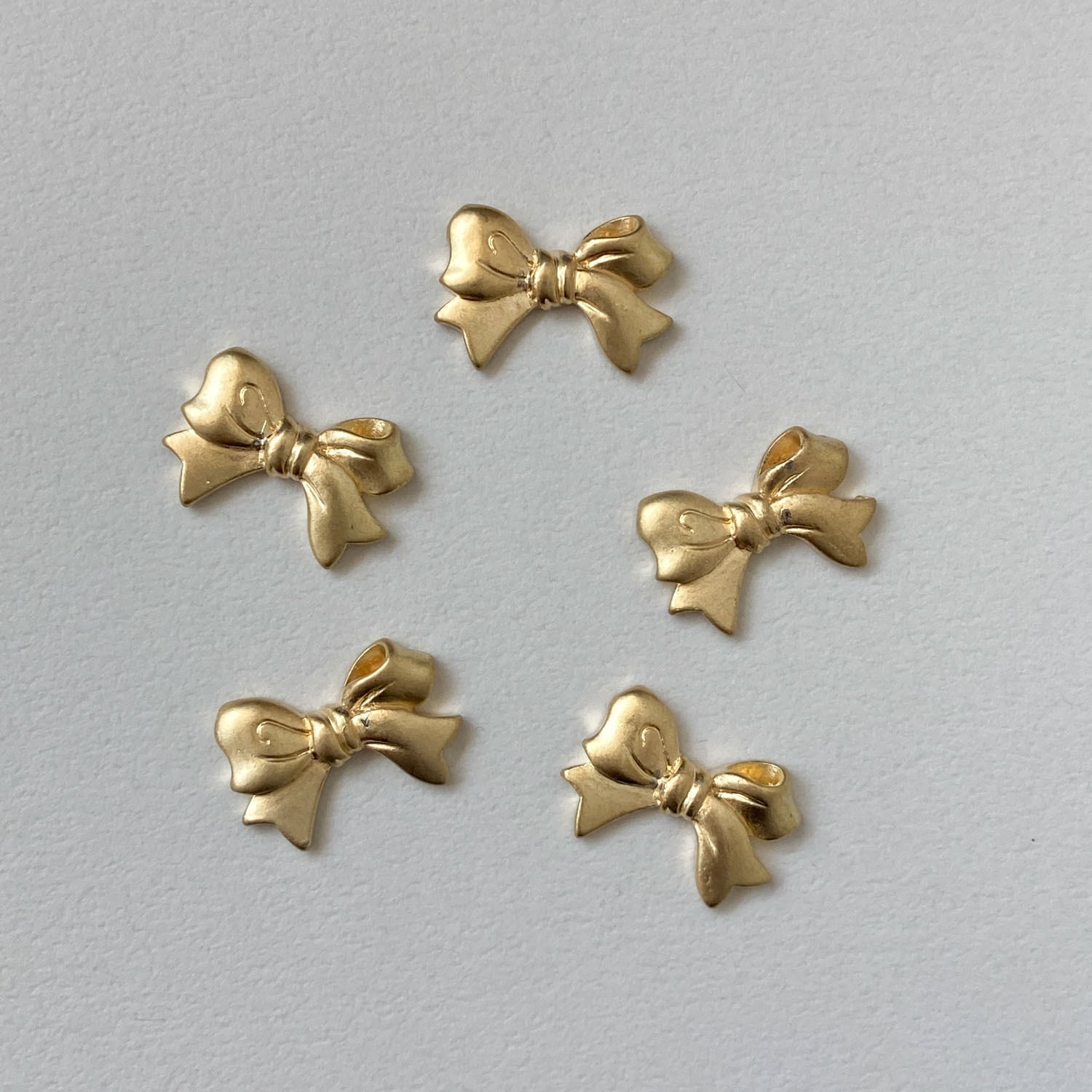 再入荷〉マットゴールドリボンパーツ | Dua-アクセサリーパーツショップ