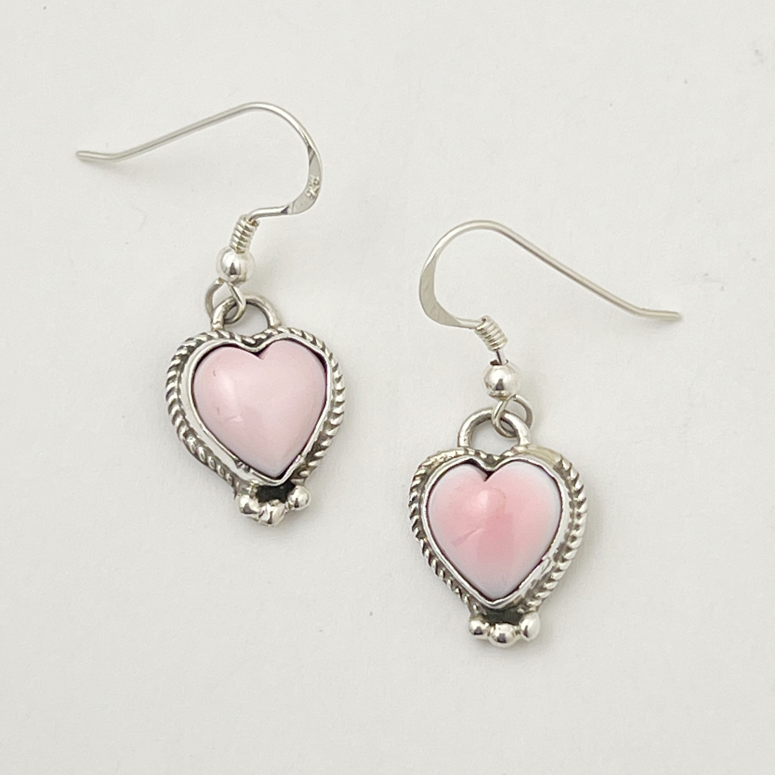 Indian Jewelry 》 コンク シェル ハート フック ピアス | 【公式通販