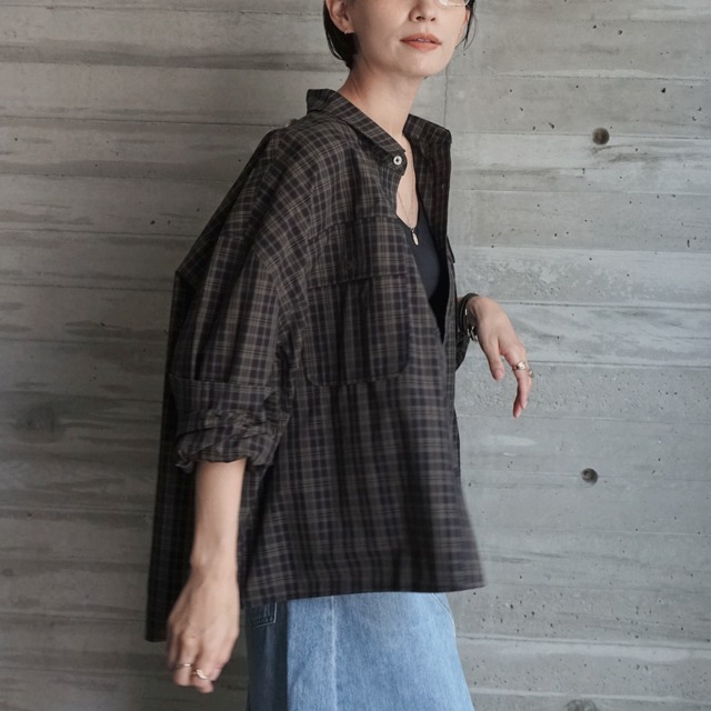 クロップドオーバーチェック柄シャツ