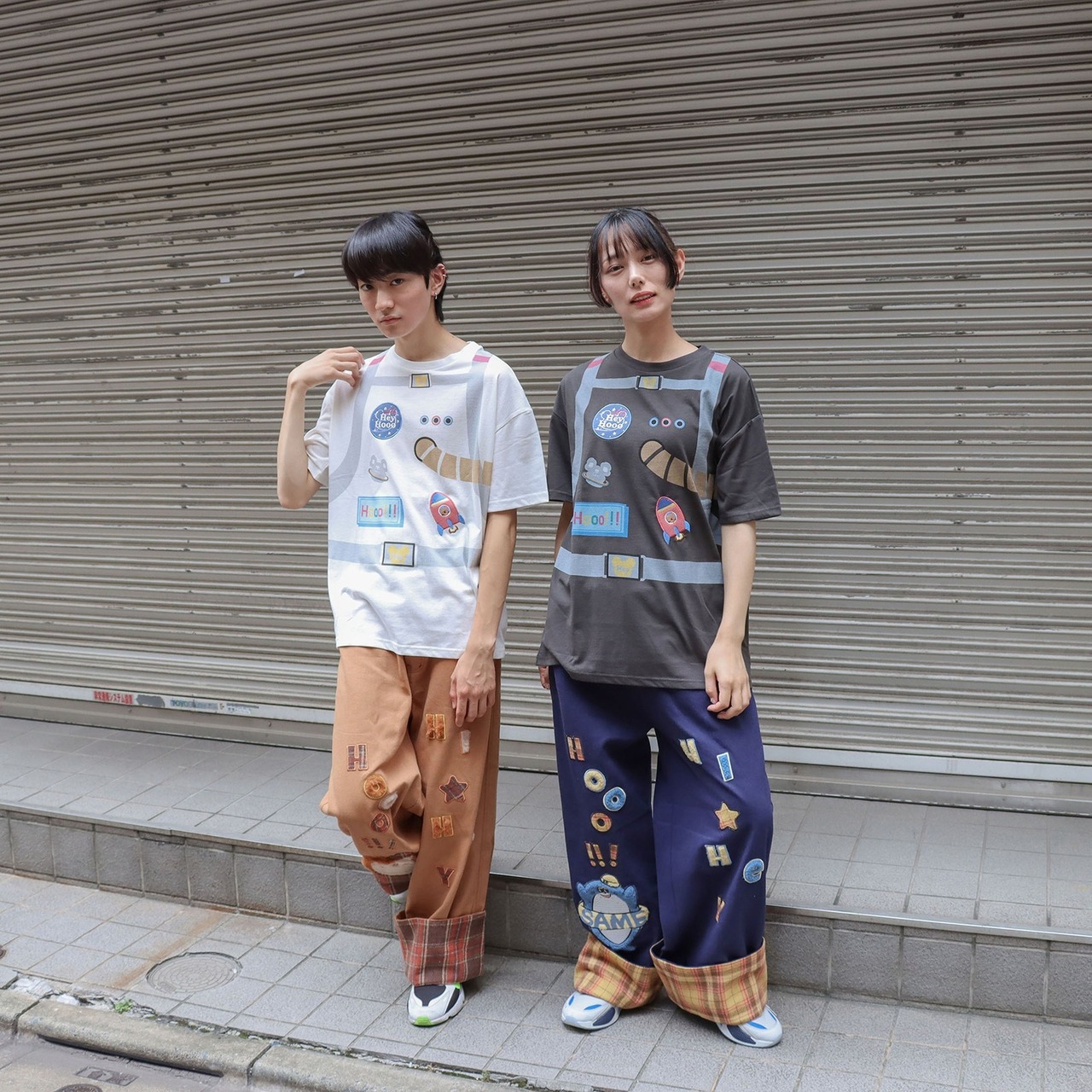 ロケット で 宇宙へ！宇宙の果てまで飛んでいくぜ！Tシャツ - 3