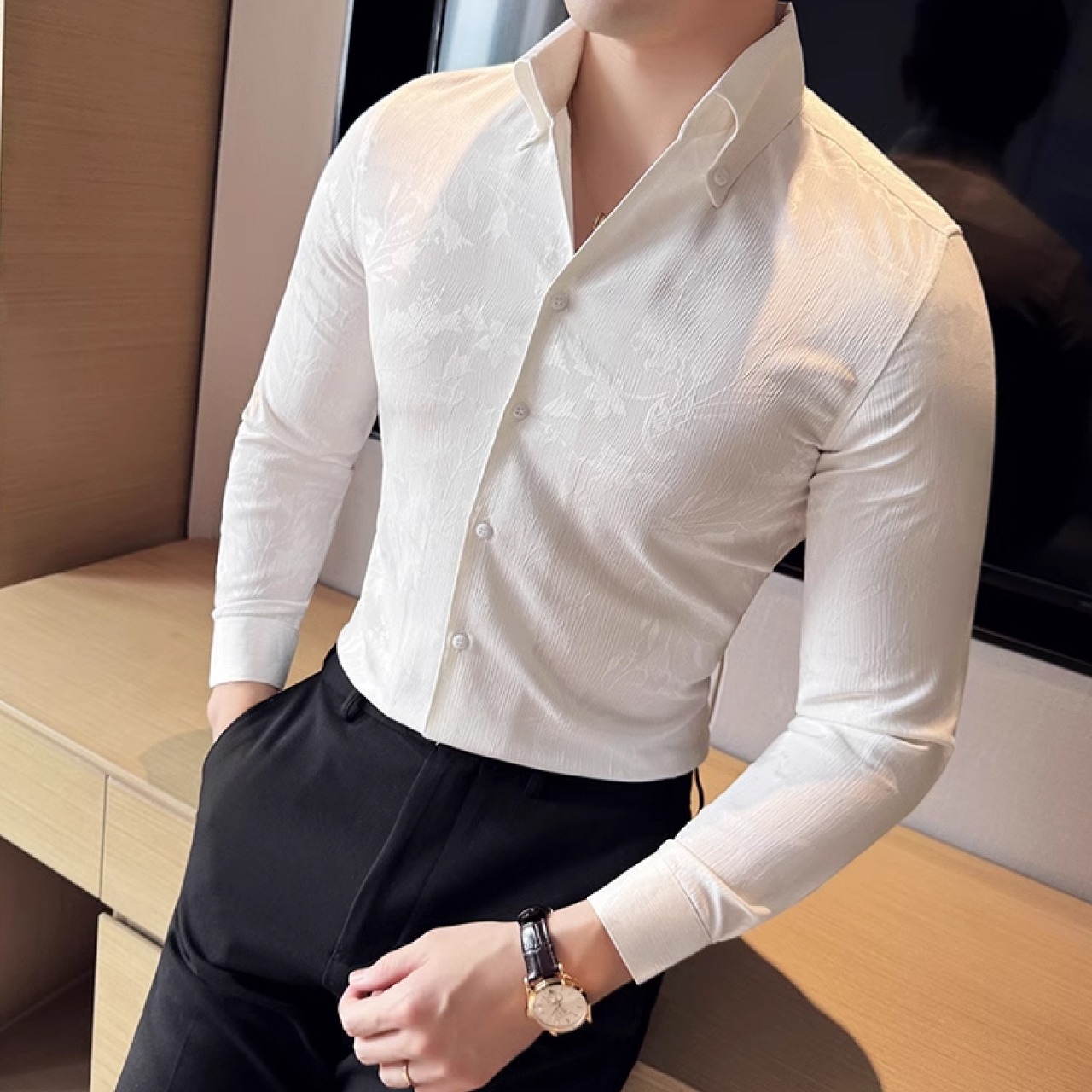 スタイリッシュで上品なデザインシャツ　SH005