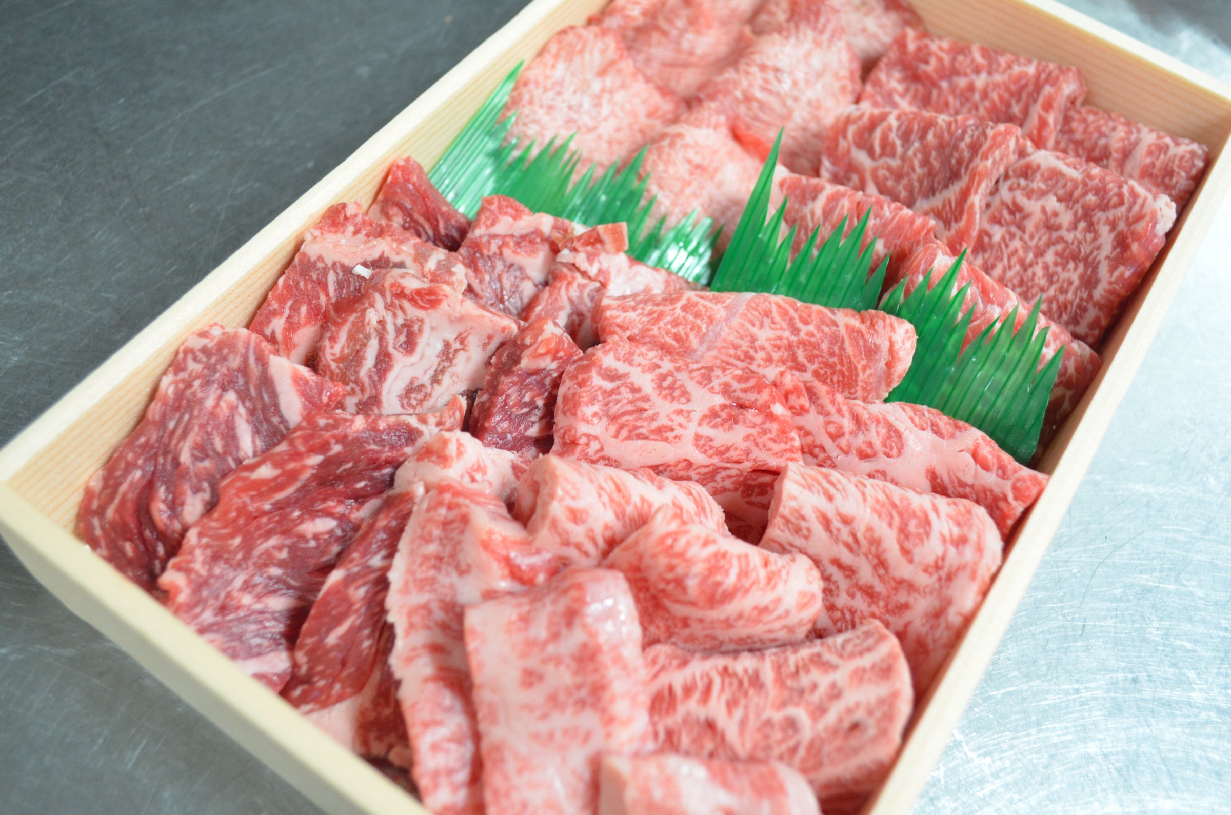 experts　肉のにしだ/meat　Master】特上焼肉用盛合わせ【精肉折入り1kg】【冷凍】　B団