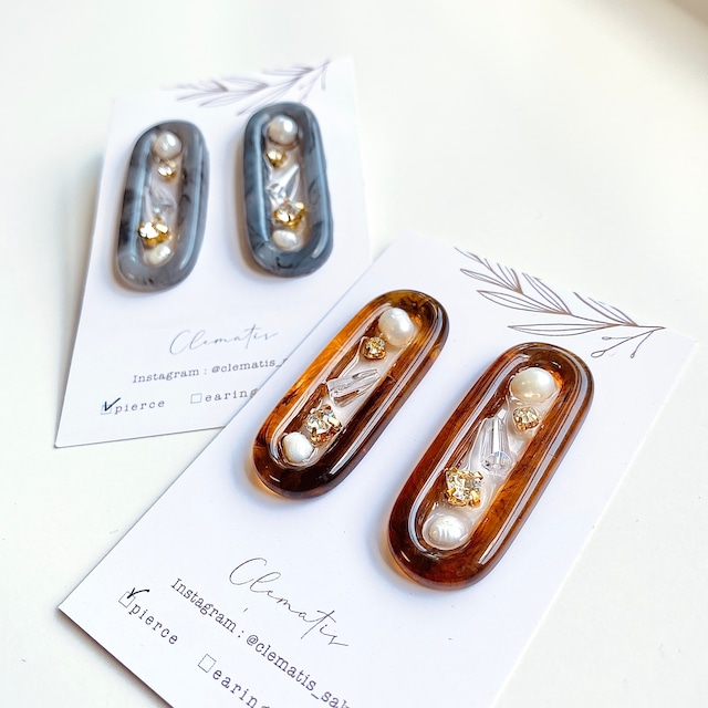 ◇C-7 クリアレジンピアス