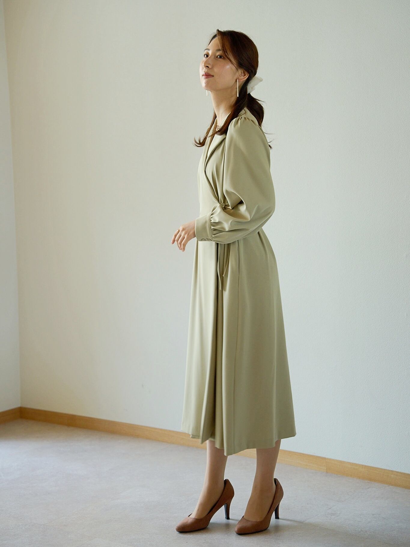 エブール　ボタニカルリネン カシュクールシャツワンピース アイボリー　36 エブール ボタニカルリネン カシュクールシャツワンピース アイボリー