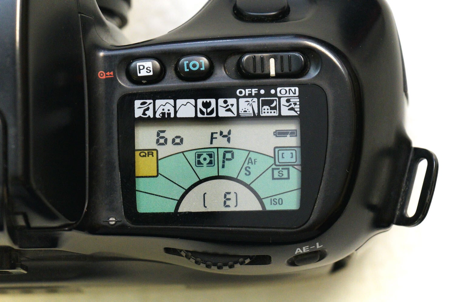 919 Nikon F70 ニコン フィルムカメラ 一眼レフ レンズ（AF