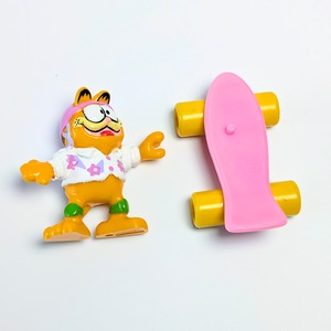 ☆ VINTAGE 1988 ☆【 McDonald's  ( マクドナルド ) 】1988年マクドナルドミールトイ 『 Garfield on Skateboard（ガーフィールド オン スケートボード）』〜メットにアロハシャツでスベるあいつ(笑)〜 / ミールトイ / ハッピーミール 〚アメリカン雑貨 アメトイ〛