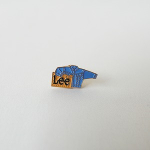 "LEE" pin badge