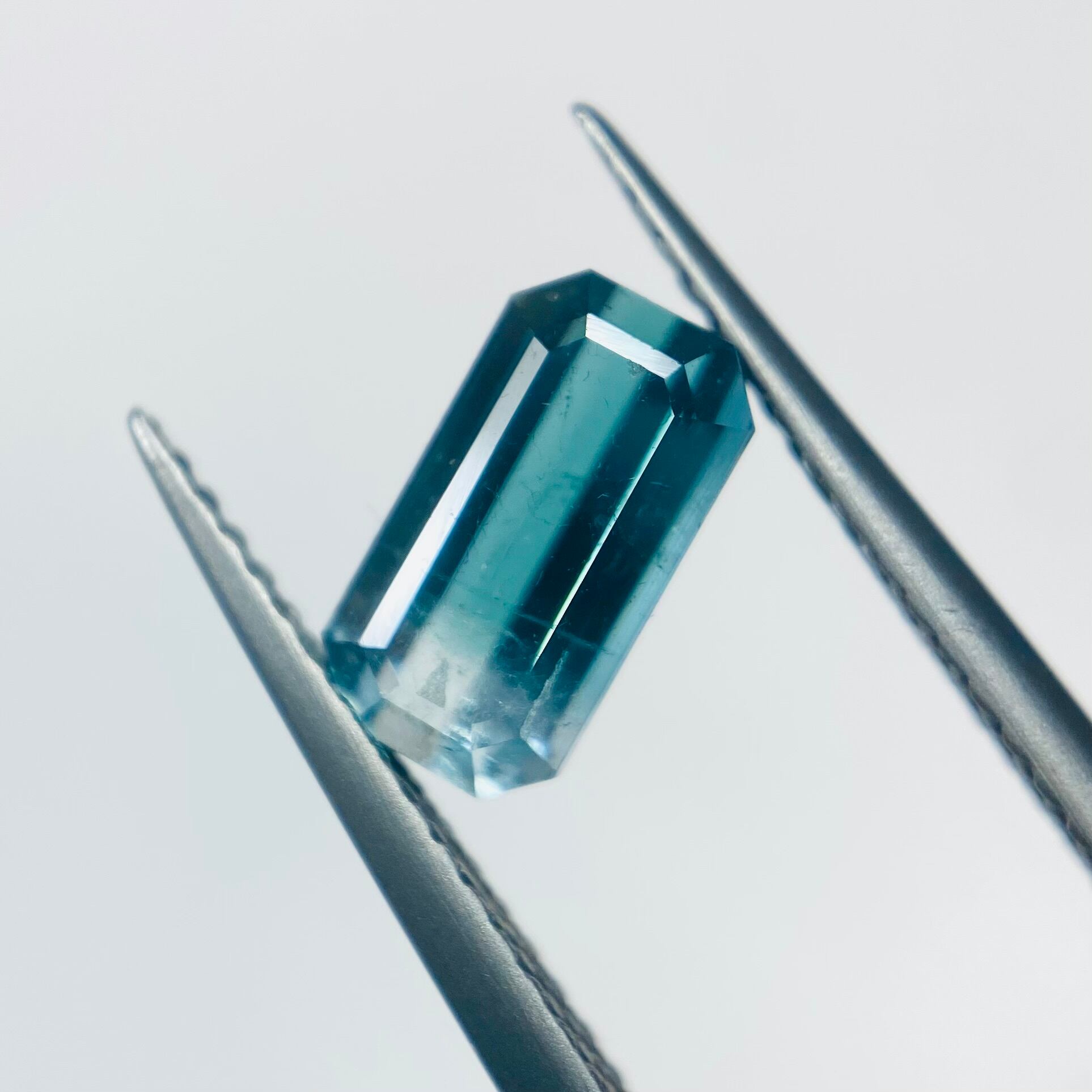 陽光きらきらの海 バイカラートルマリン