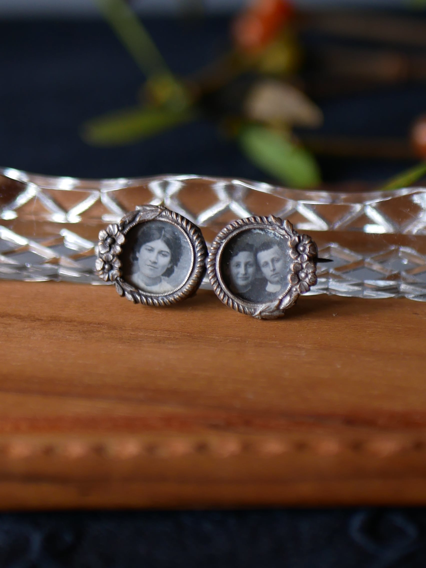 ダブルフォトフレーム アンティークブローチ ブロカント アンティークのある暮らし